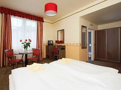 Ostruvek Hotel Prag
