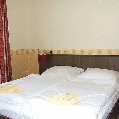 Ostruvek فندق براغ