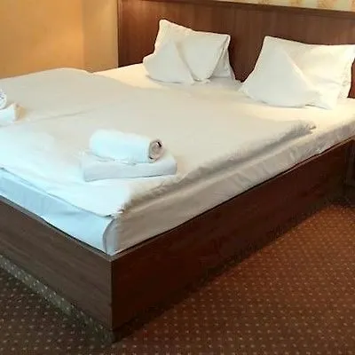 Ostruvek 3* Prága